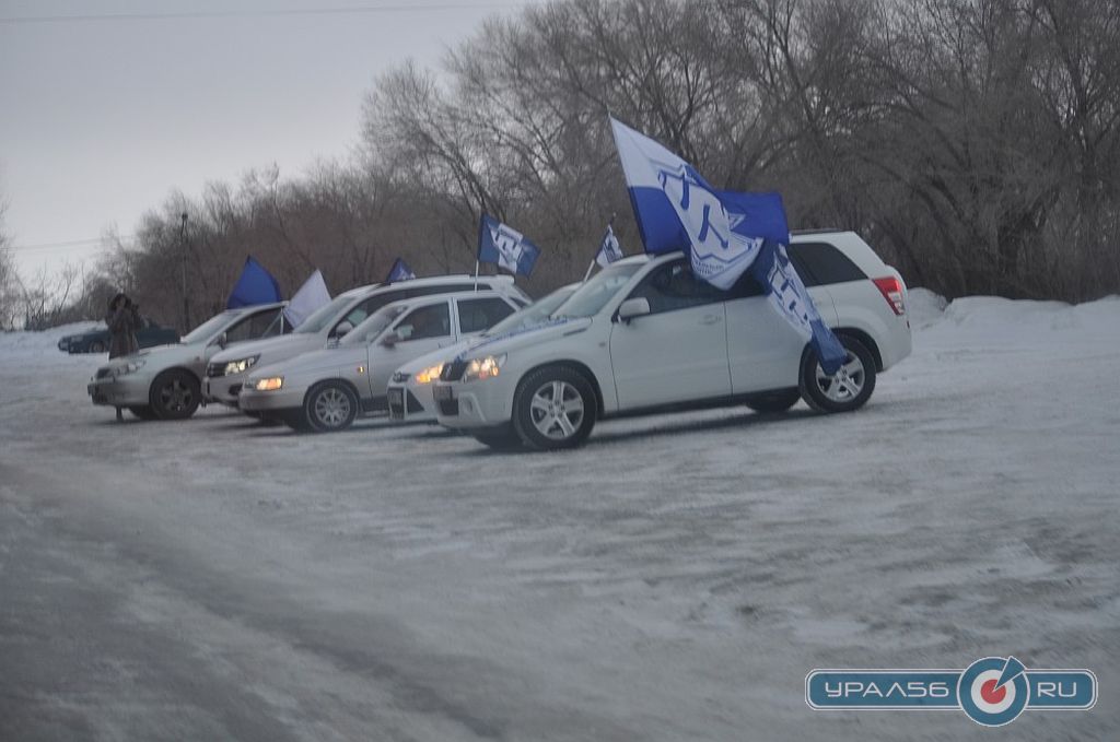 Автомобили с флагами ЮУ приветствовал весь Орск